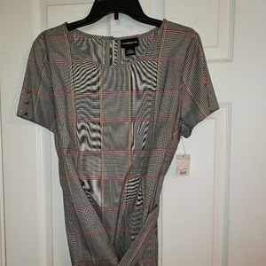 Black multi plaid Liz Claiborne Top with tie belt.